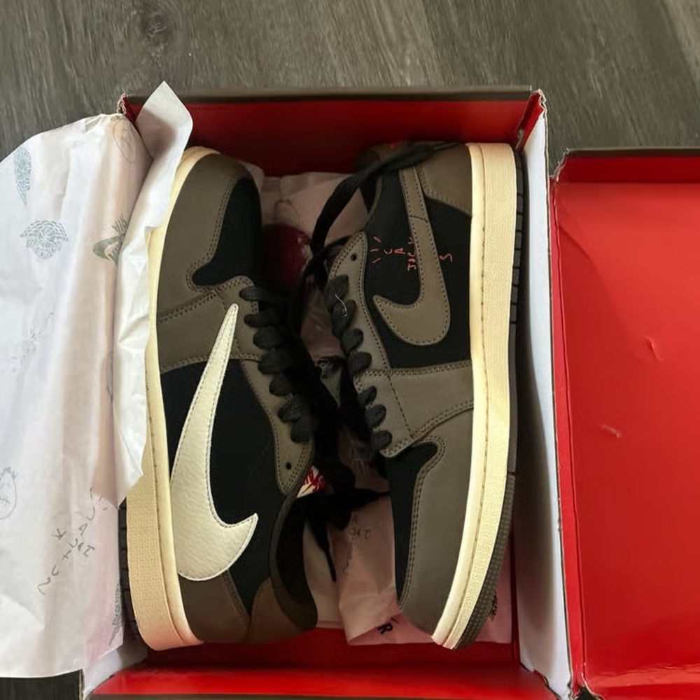 Air jordan 1 low travis scott mocha